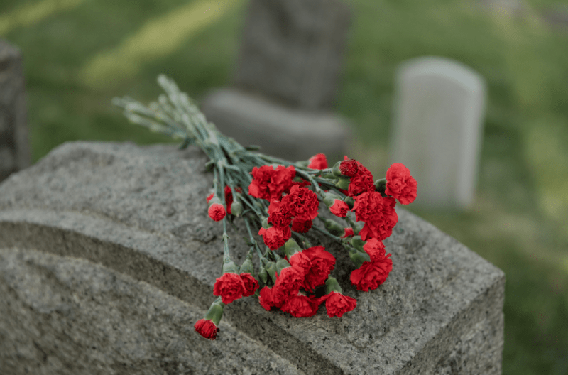 Foto Grabstein mit Rosen Erbrecht