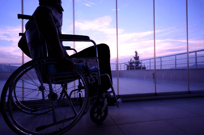 Foto Mann im Rollstuhl